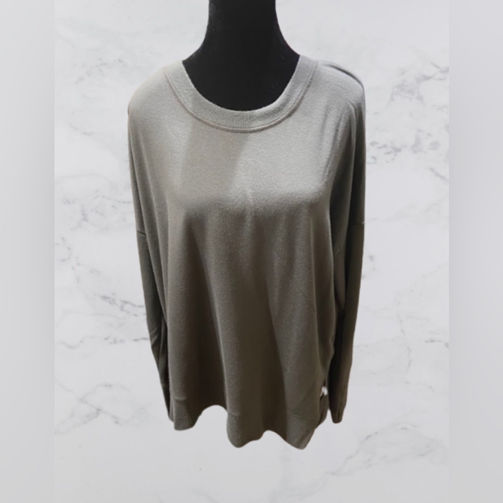 Athleta- Long Sleeve Pullover (Size XL) Versatile Top!
